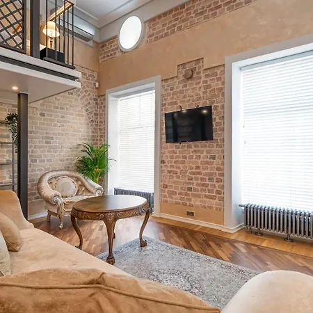 One Of A Kind Family Loft, Guest Favorite 2025! Апартаменти